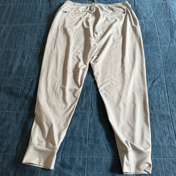 Vuori  Sunday Performance Jogger Light Gray Active Gym Men’s Size XXL - Picture 2 of 9